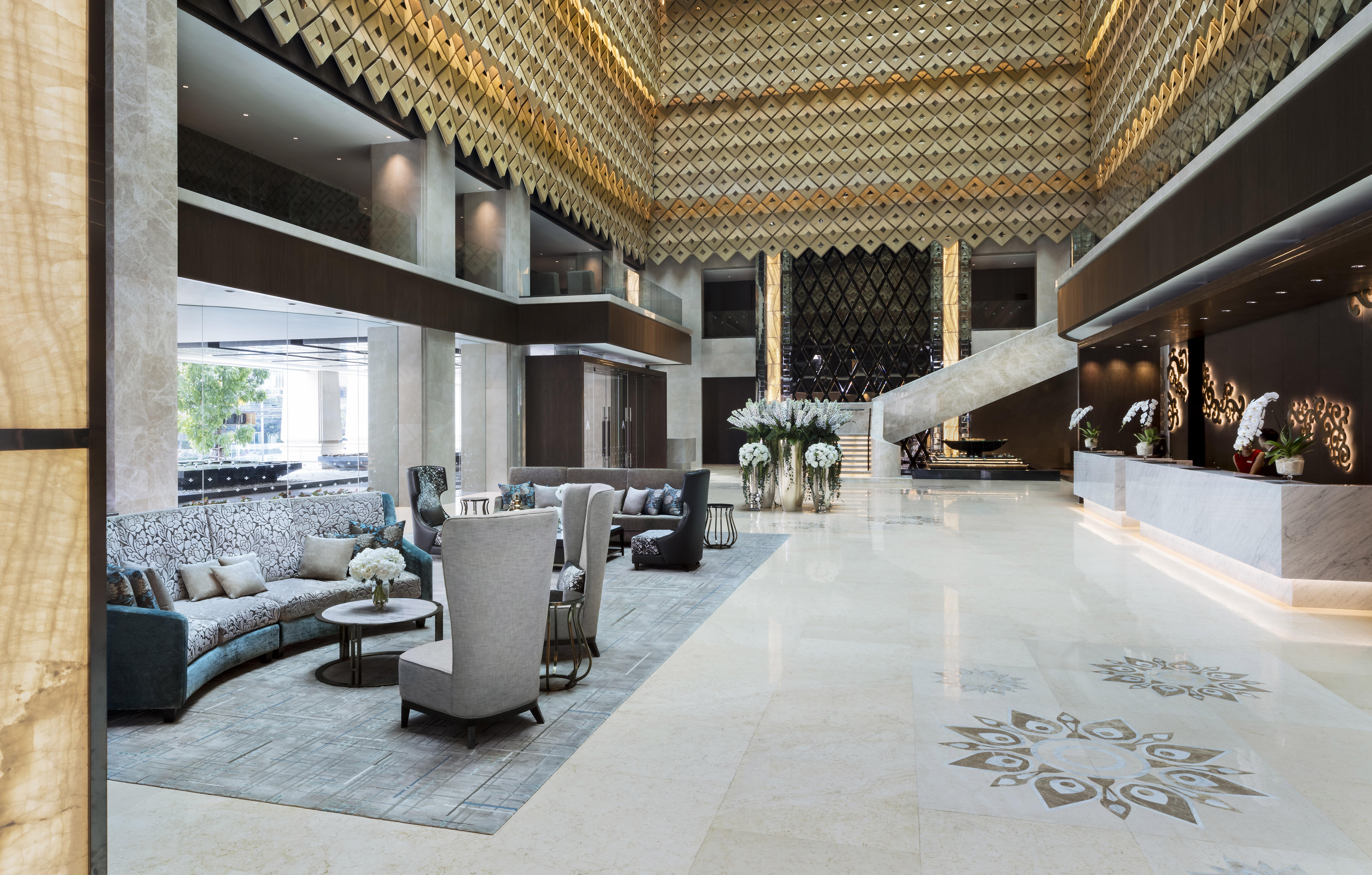 Lancaster Bangkok Hotel Екстериор снимка The lobby of the hotel