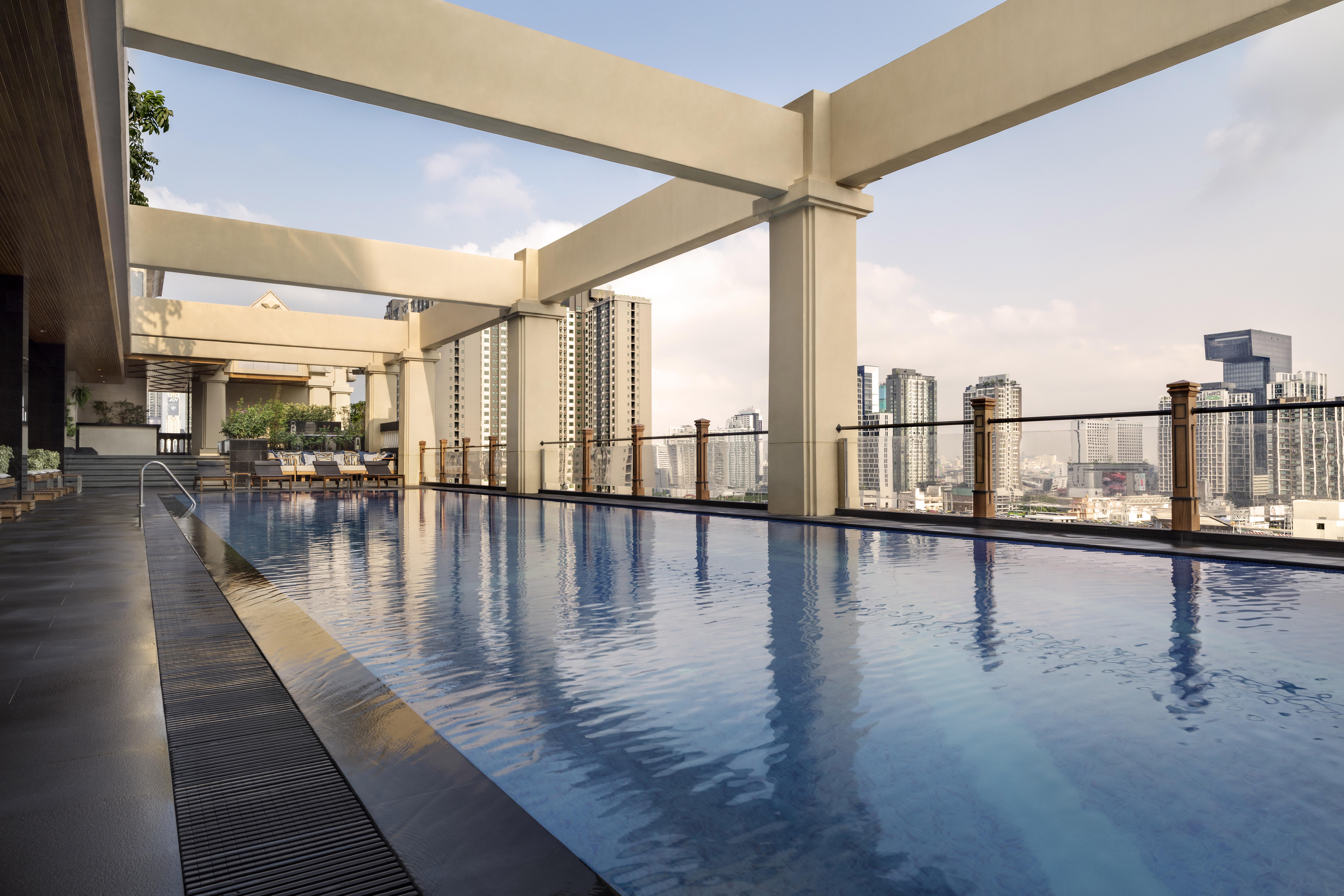 Lancaster Bangkok Hotel Екстериор снимка The pool at the 39th floor