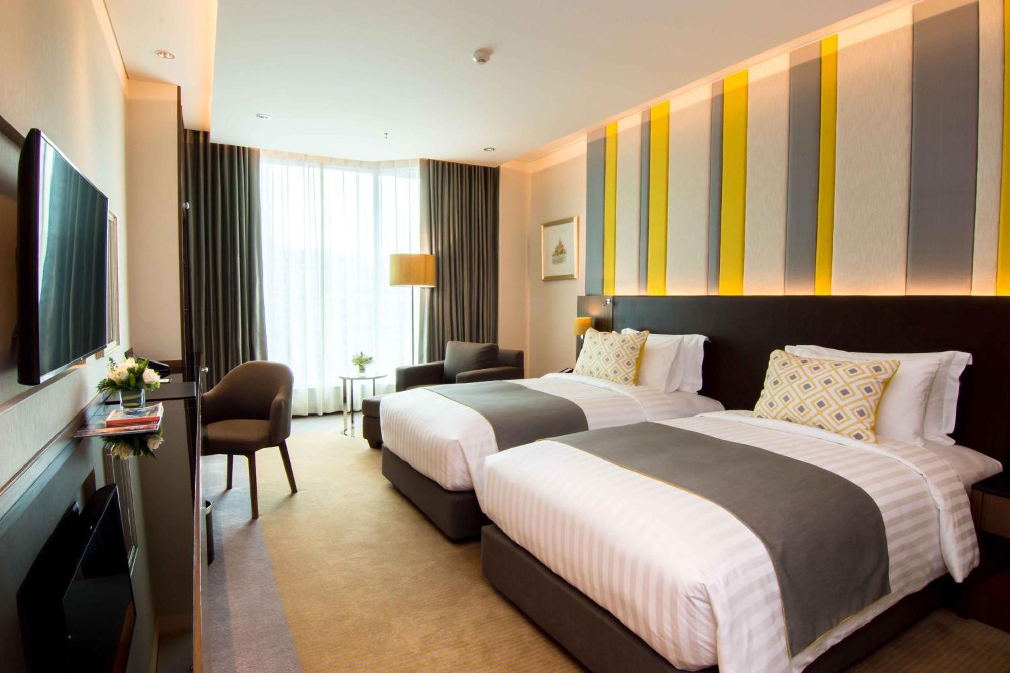 Lancaster Bangkok Hotel Екстериор снимка